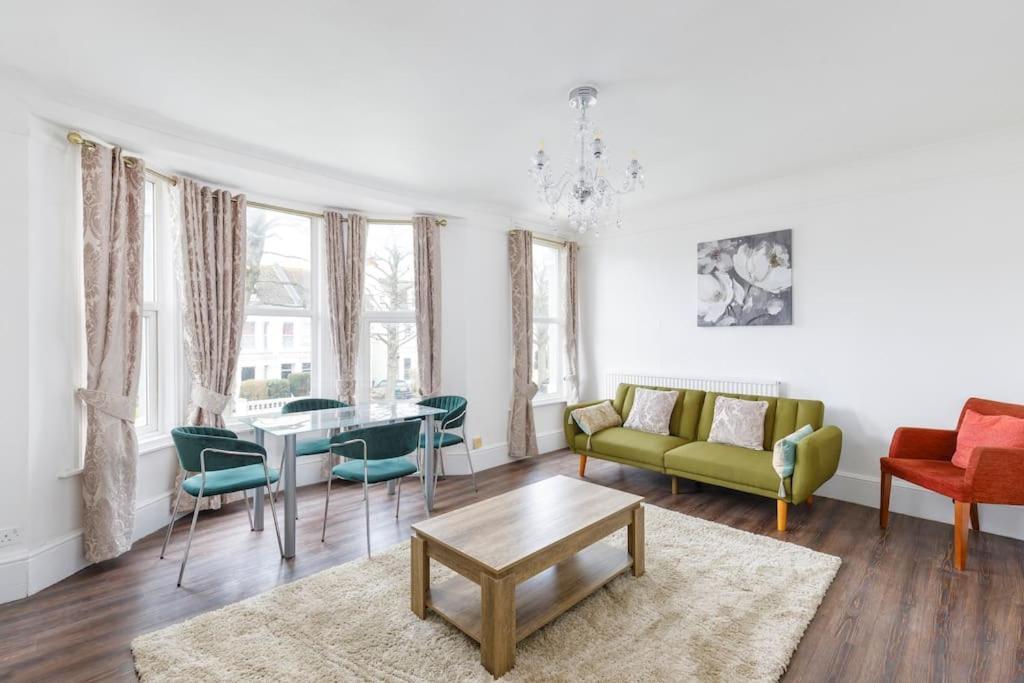 Charming 2 Bedroom Flat In Central Hove With Free Parking Brighton Exterior foto