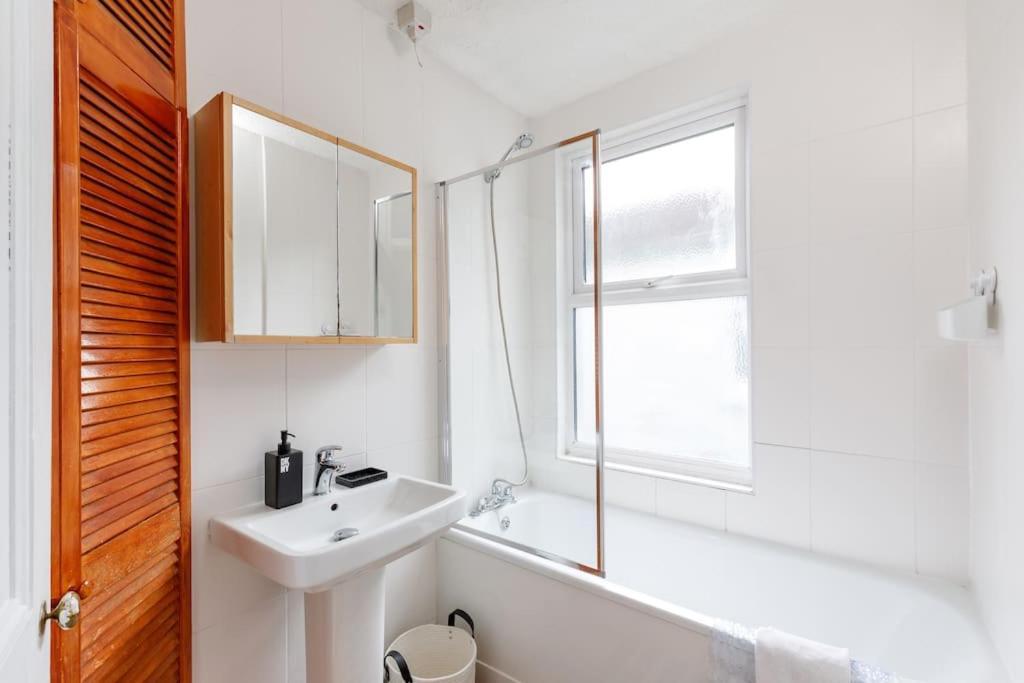 Charming 2 Bedroom Flat In Central Hove With Free Parking Brighton Exterior foto